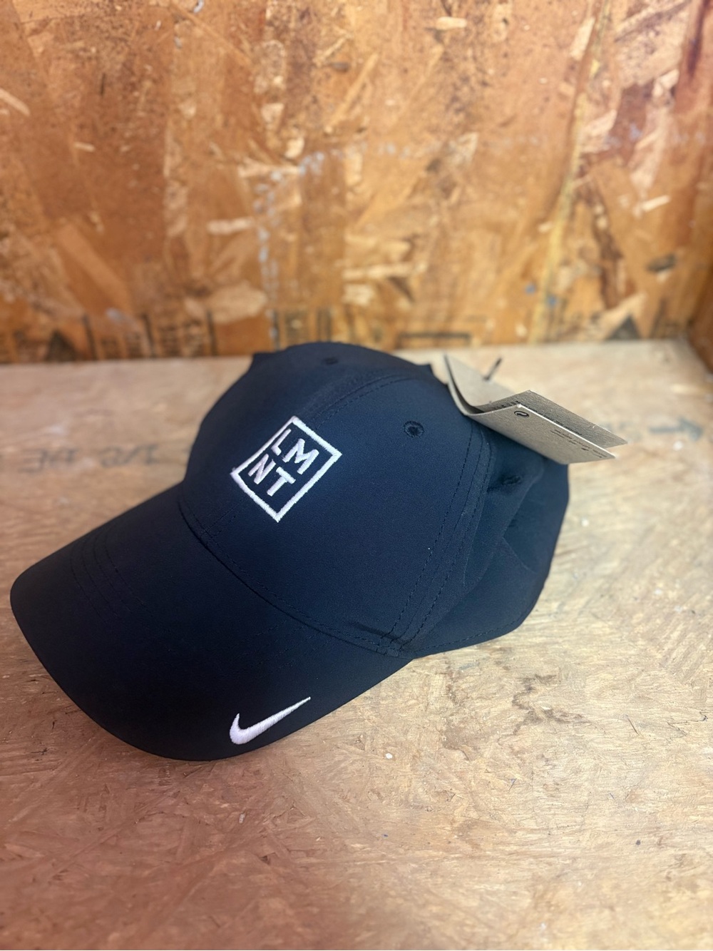 Nike Men’s Black Adjustable Baseball Cap with LMNT Logo